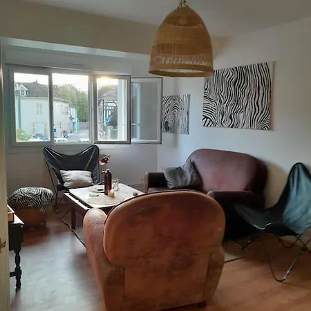 Avec Parking Gratuit Sur Place *